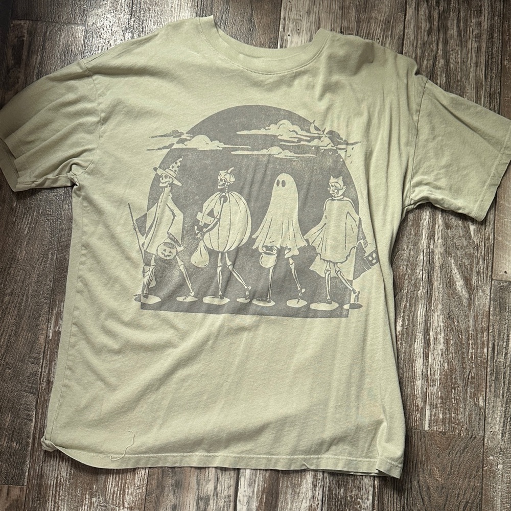 Men's Halloween Graphic T-Shirt in Light Sage